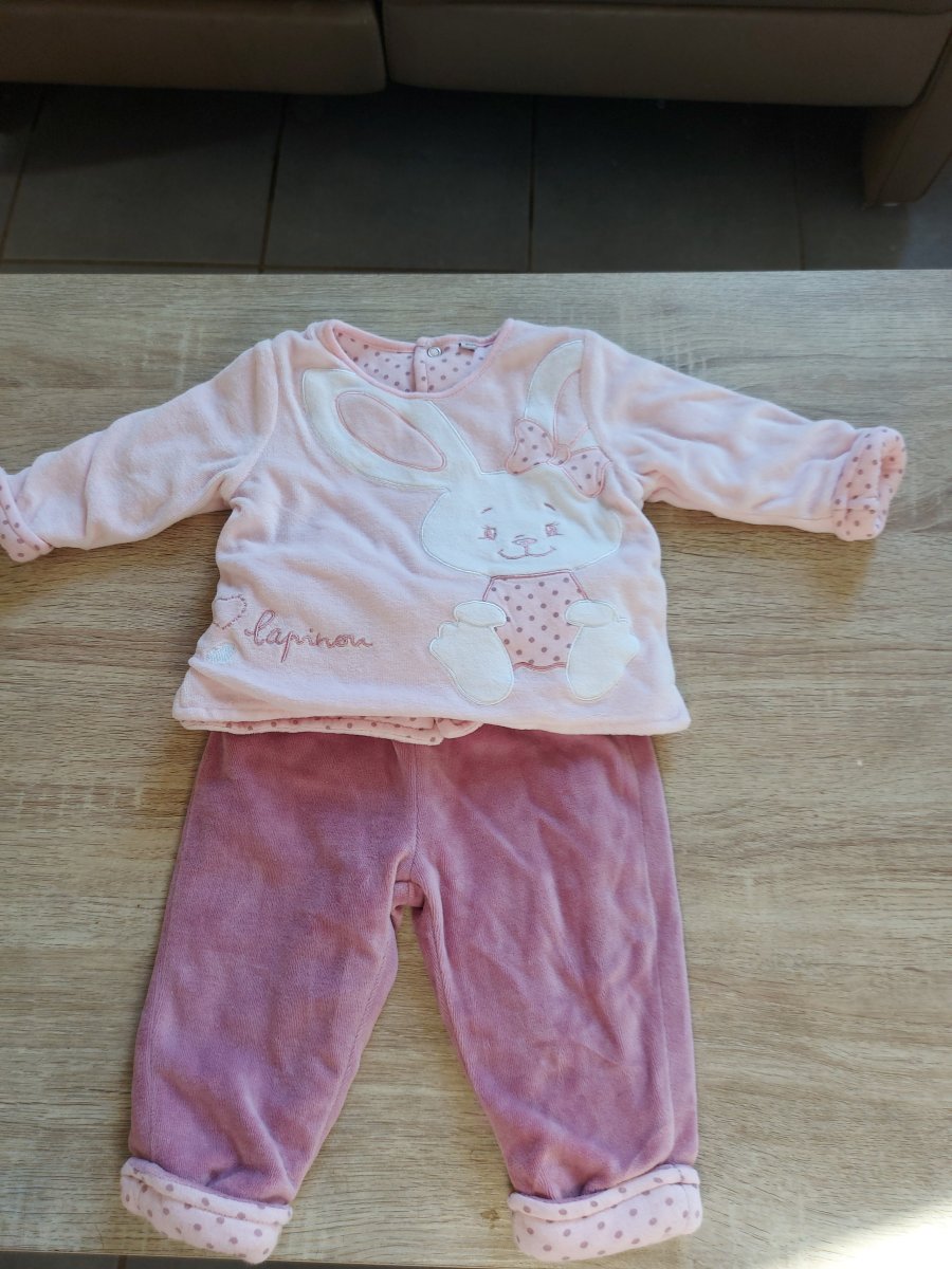 Illustration de Adorable ensemble Lapinou chaud et doux 👌 