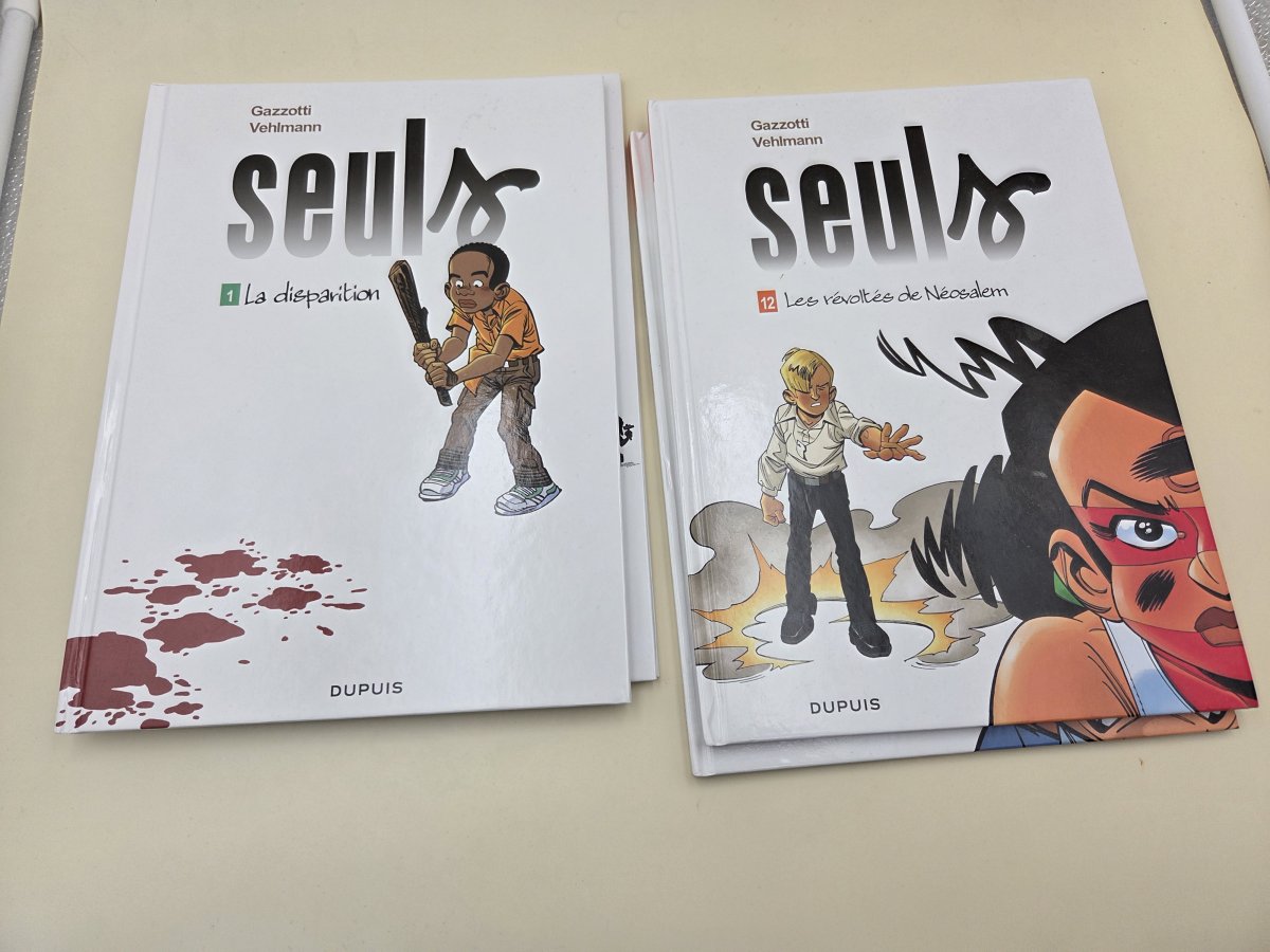 Illustration de 12 premiers Tomes BD Seuls 