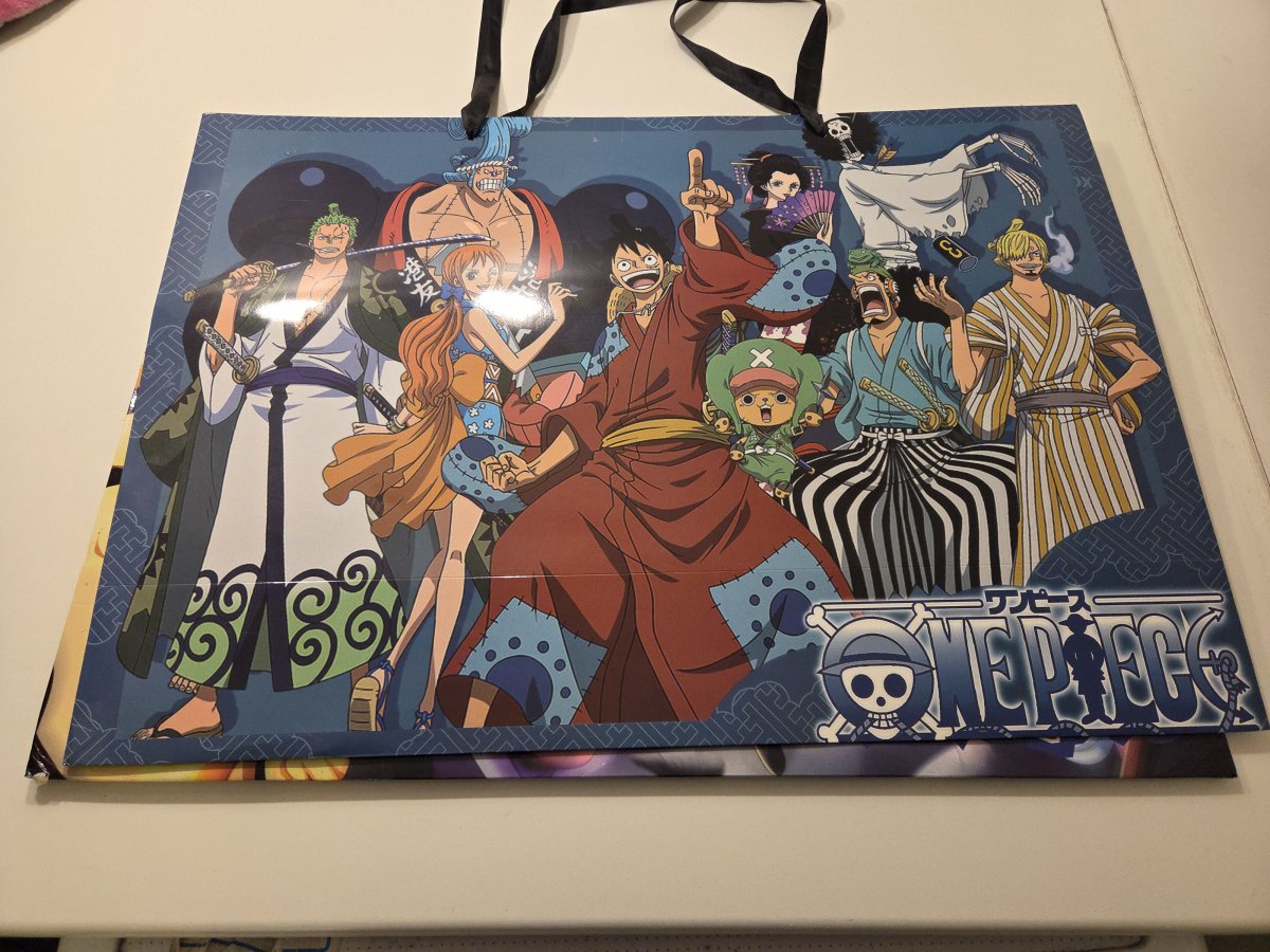 Illustration de Grands sacs mangas 