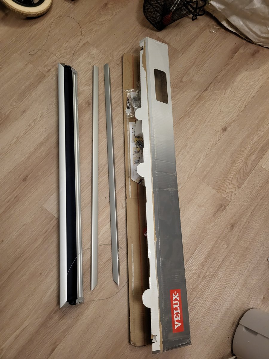 Illustration de Store Velux occultant pour GGL4 