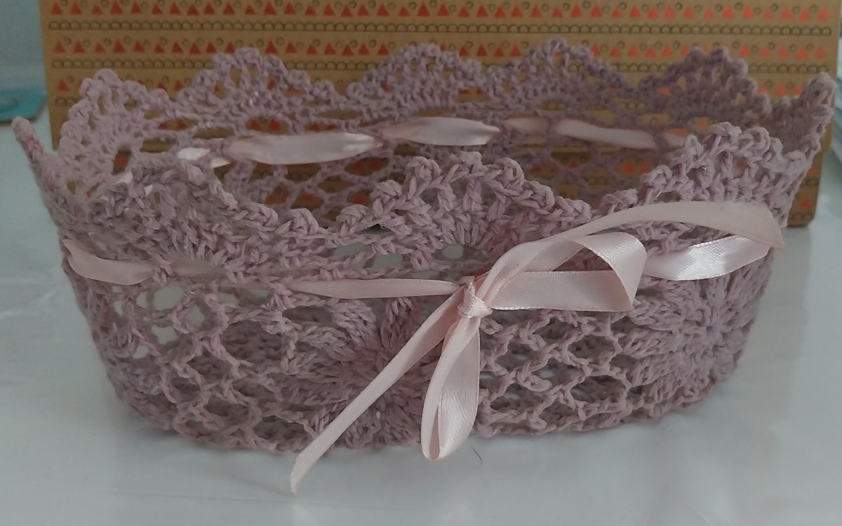 Illustration de Petit panier confectionné à la main 