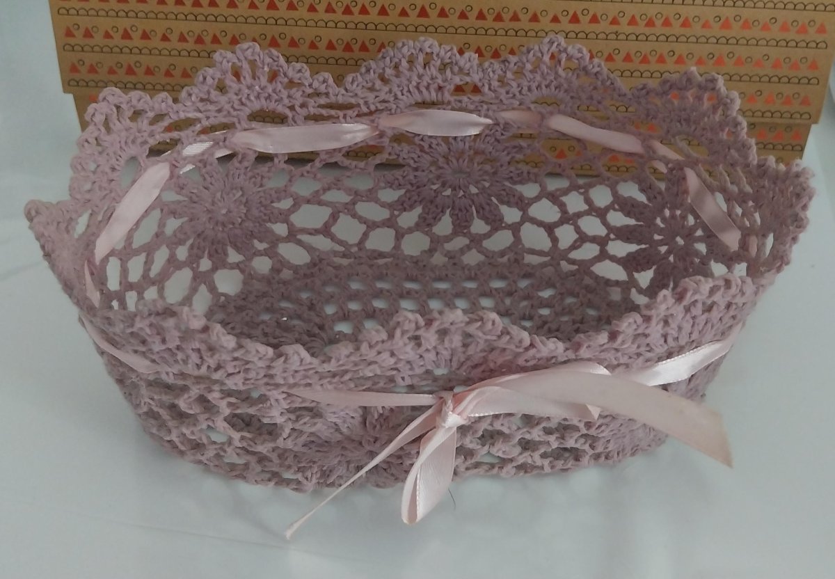 Illustration de Petit panier confectionné à la main 
