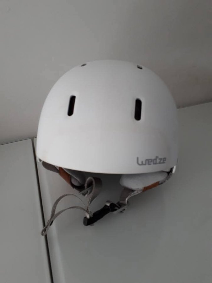 Illustration de Casque ski enfant 