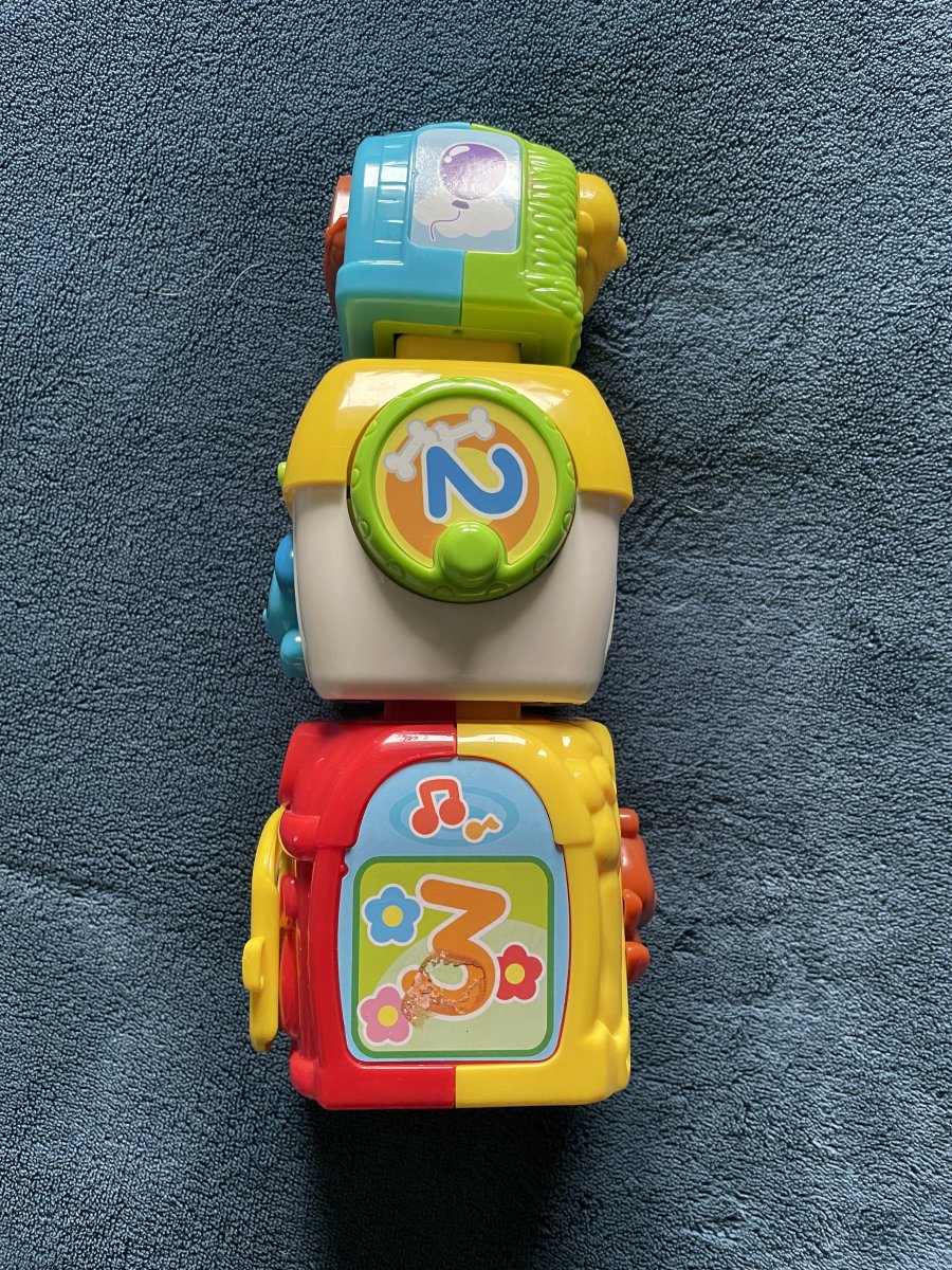 Illustration de 1,2,3 empilo’animo. Vtech 