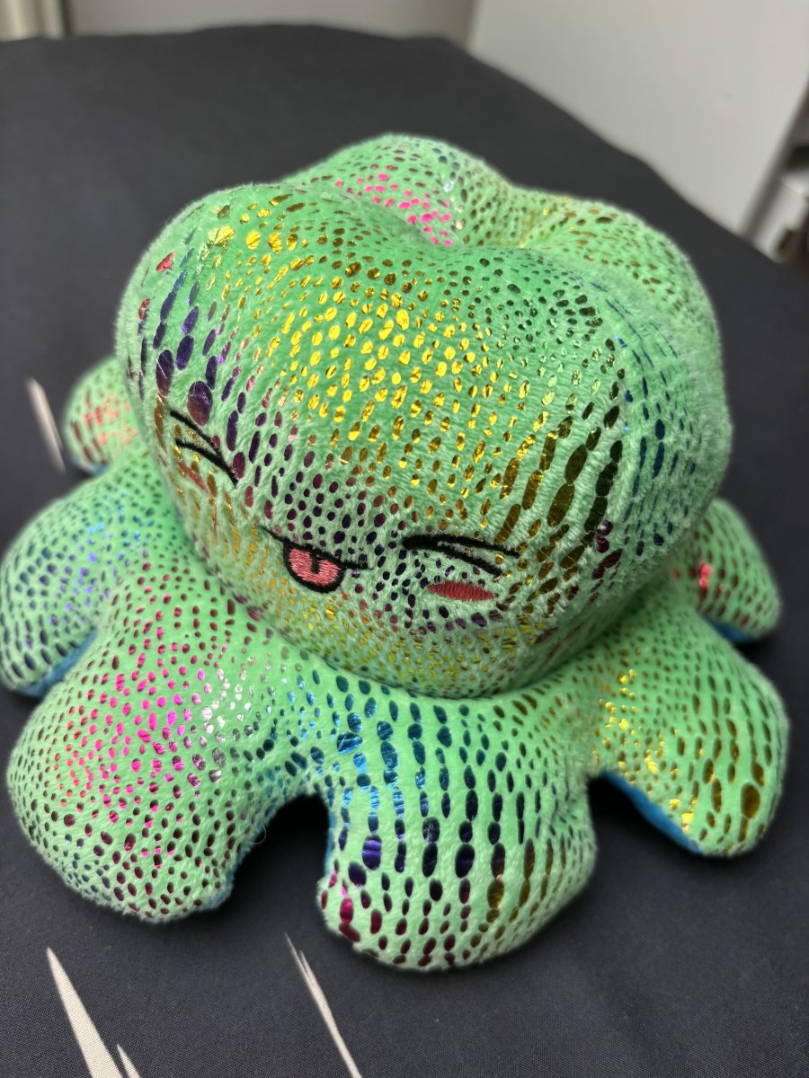 Illustration de Peluche à deux faces 