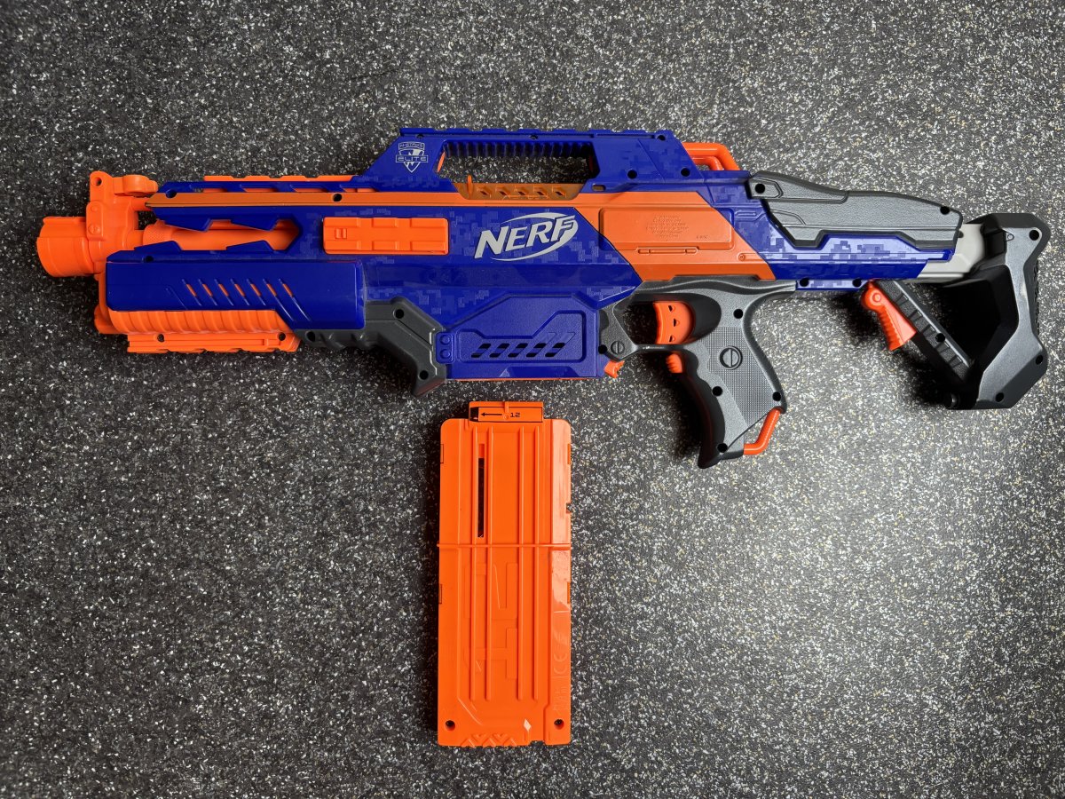 Illustration de NERF ÉLITE avec batterie à piles 