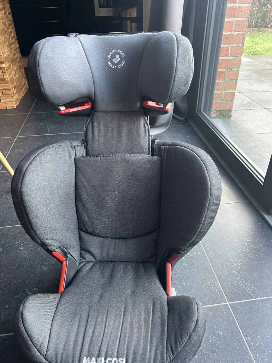 Illustration de Réhausseur isofix Maxy-cosy 