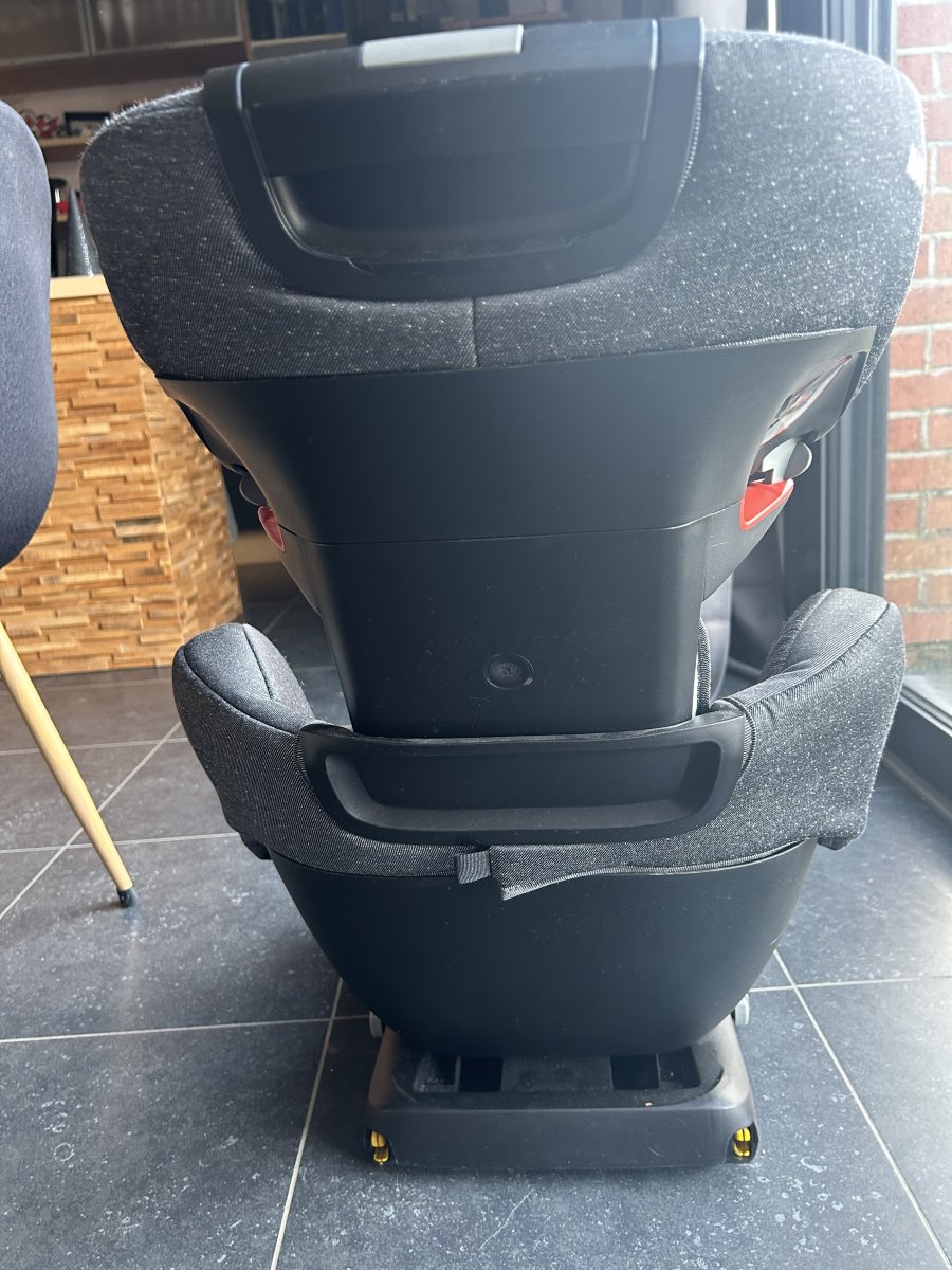 Illustration de Réhausseur isofix Maxy-cosy 