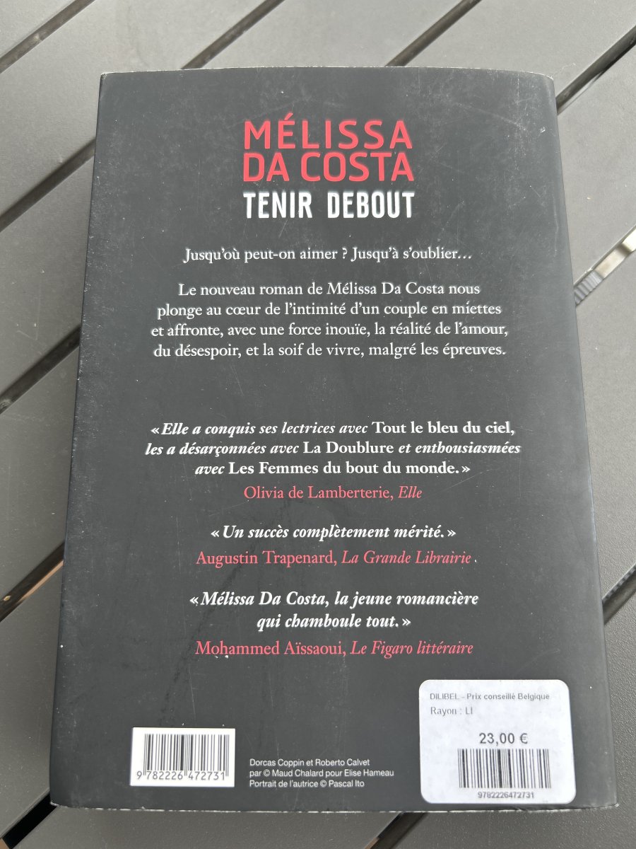 Illustration de Livre Tenir debout 