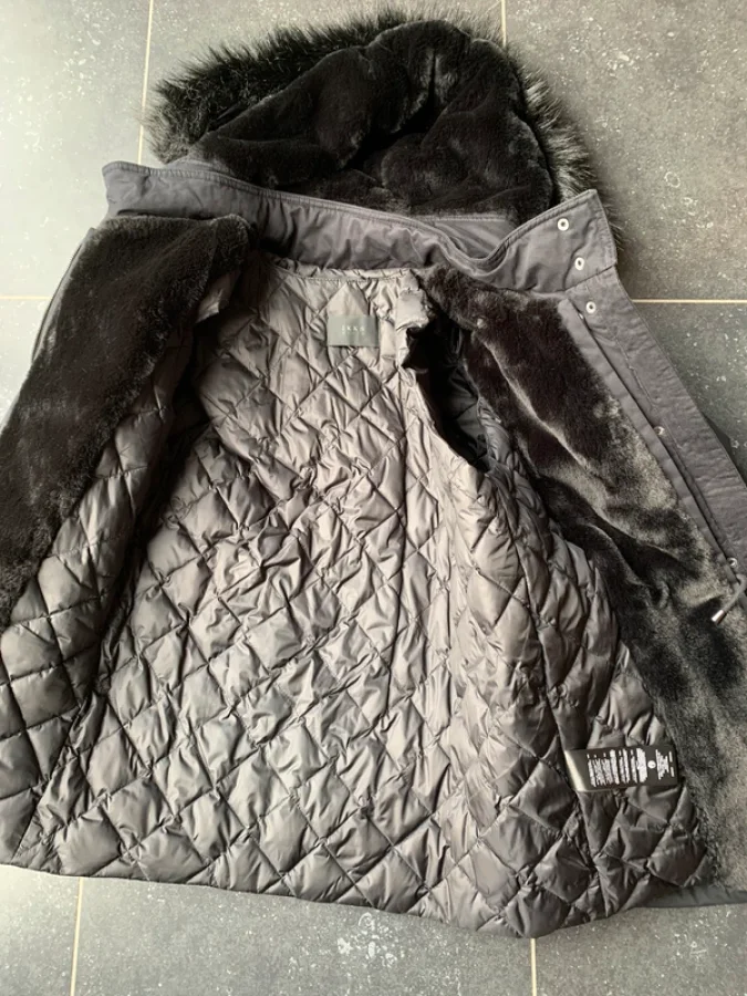 Illustration de Parka noire Ikks 