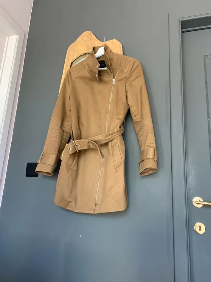 Illustration de Trench Ikks camel 