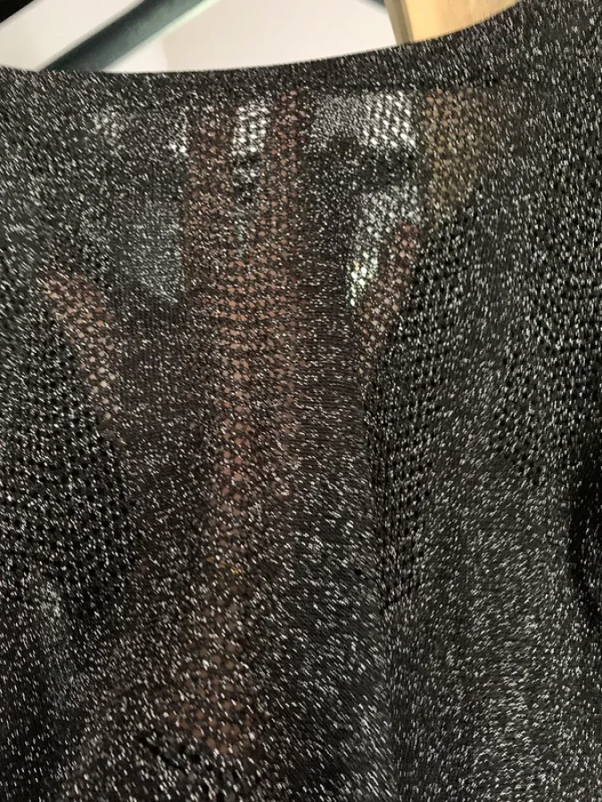 Illustration de Pull neuf Ikks noir à paillettes  