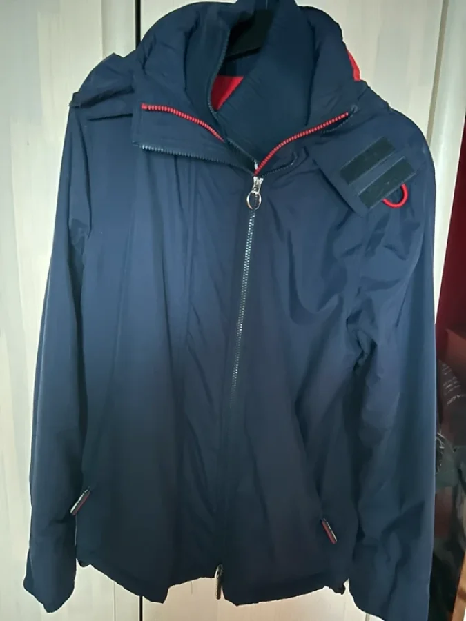 Illustration de Veste Superdry 