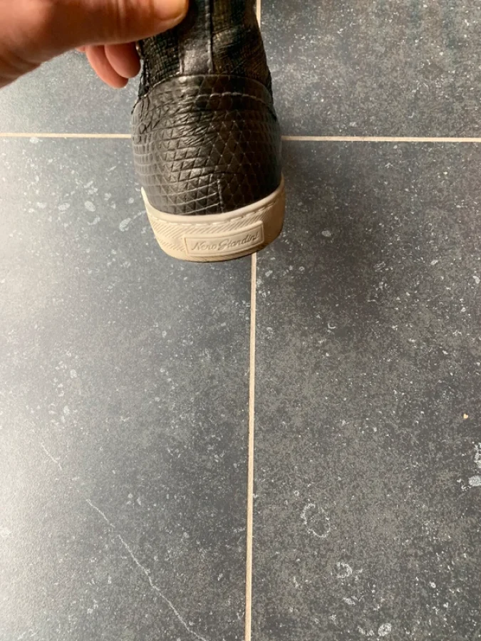 Illustration de Baskets Cuir 