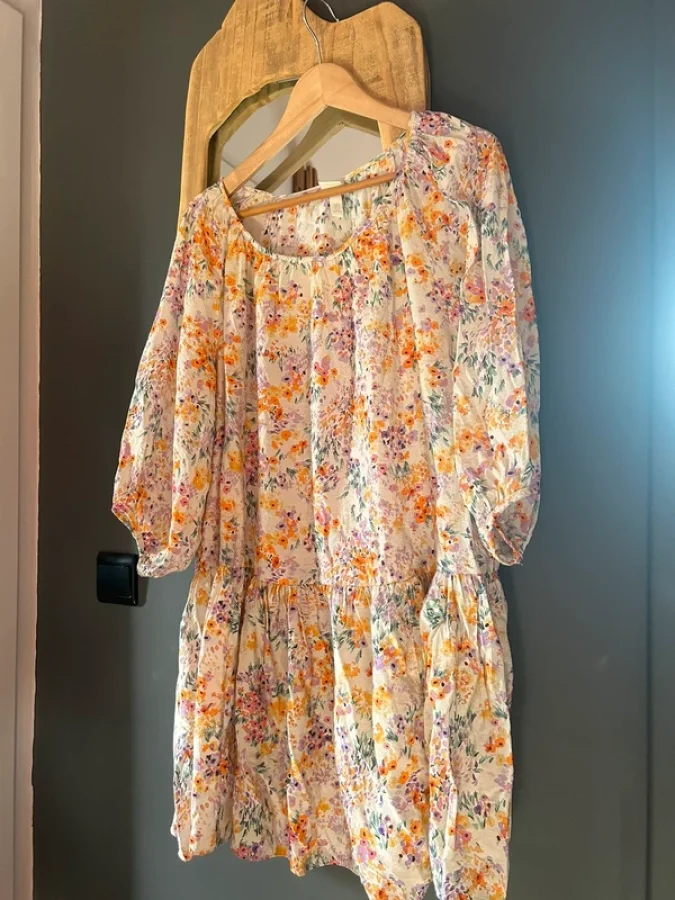 Illustration de Robe fleurie 