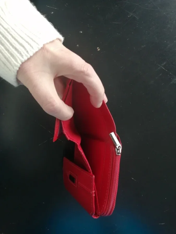 Illustration de Portefeuille femme rouge 
