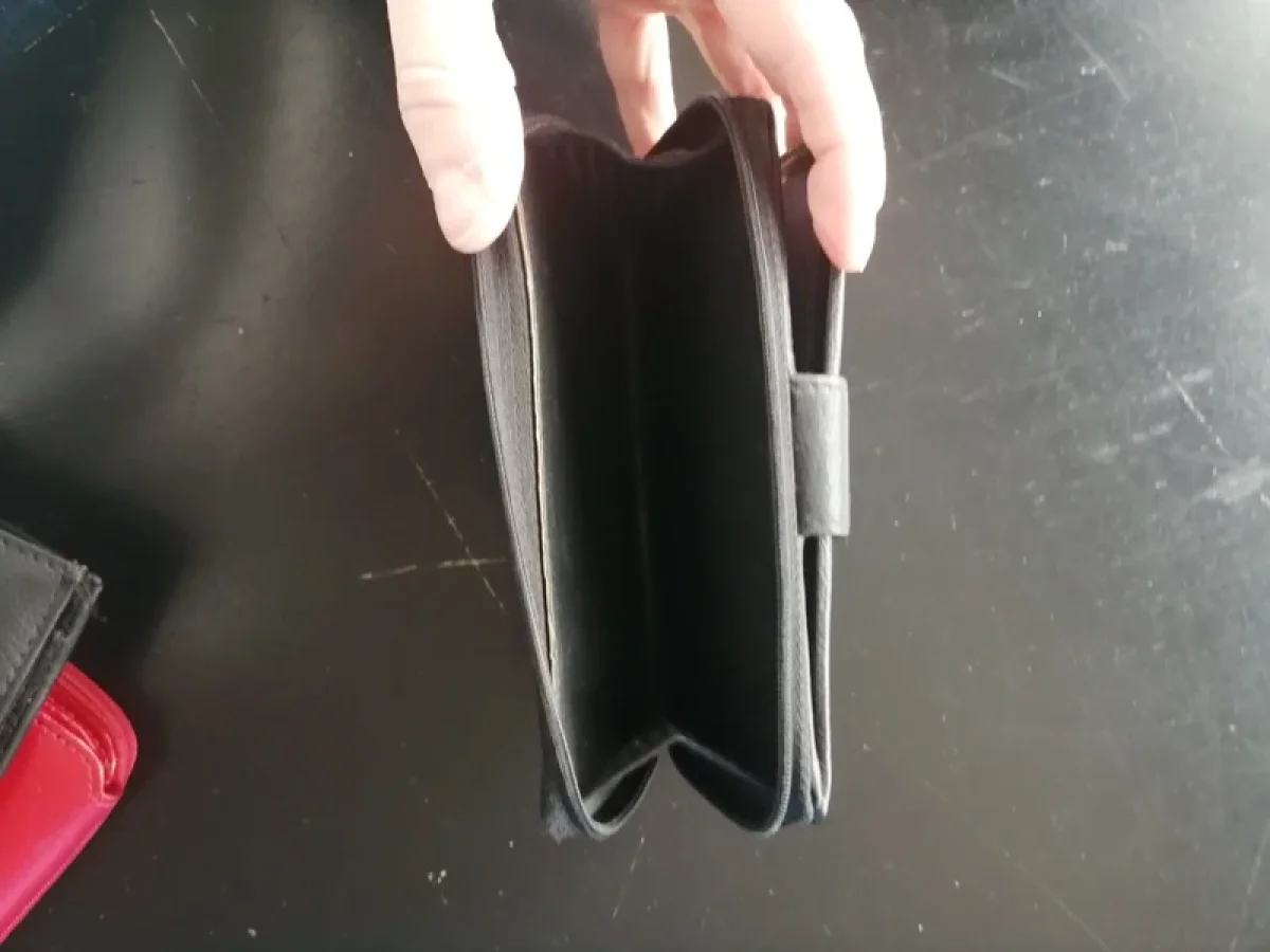 Illustration de Portefeuille femme noir 