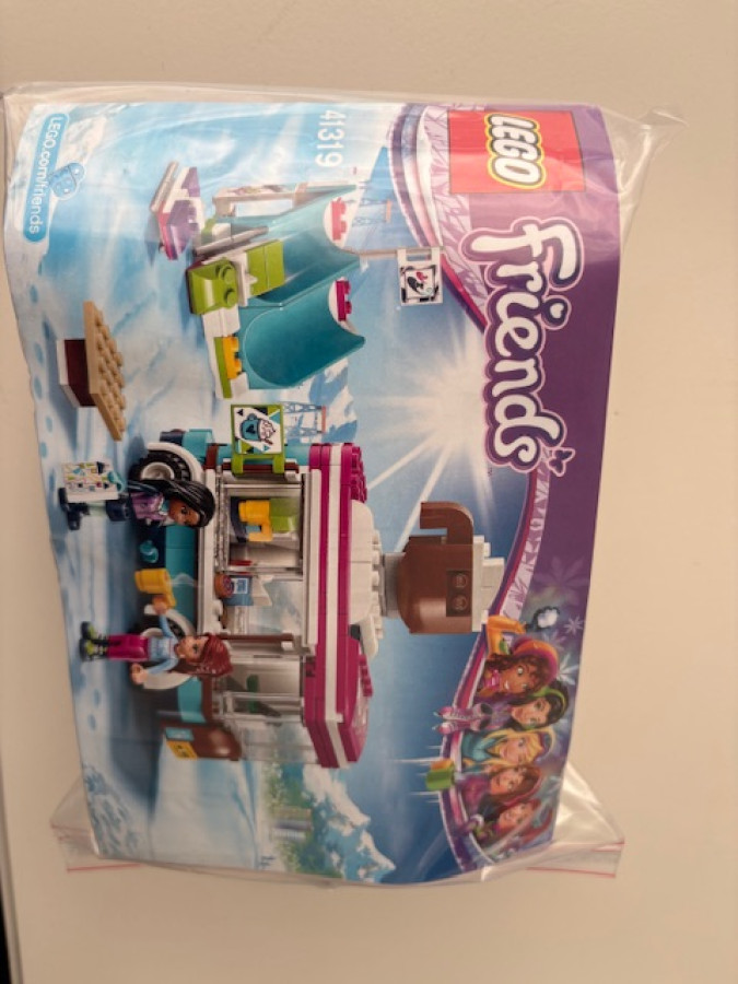 Illustration de Lego Friends 41319: la camionnette à chocolat 