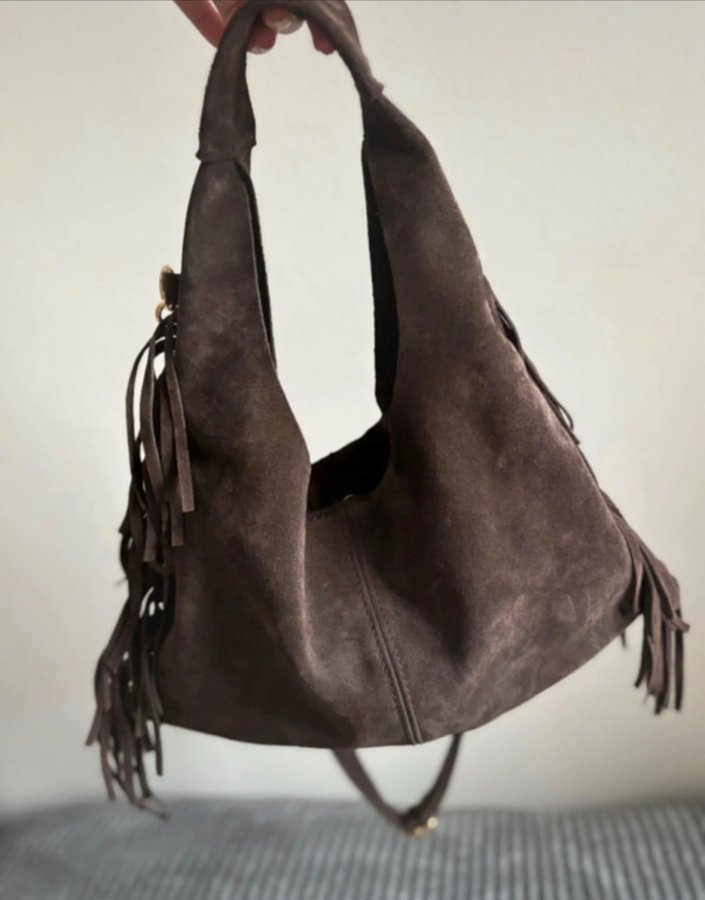 Illustration de Sac en daim à frange - couleur chocolat 