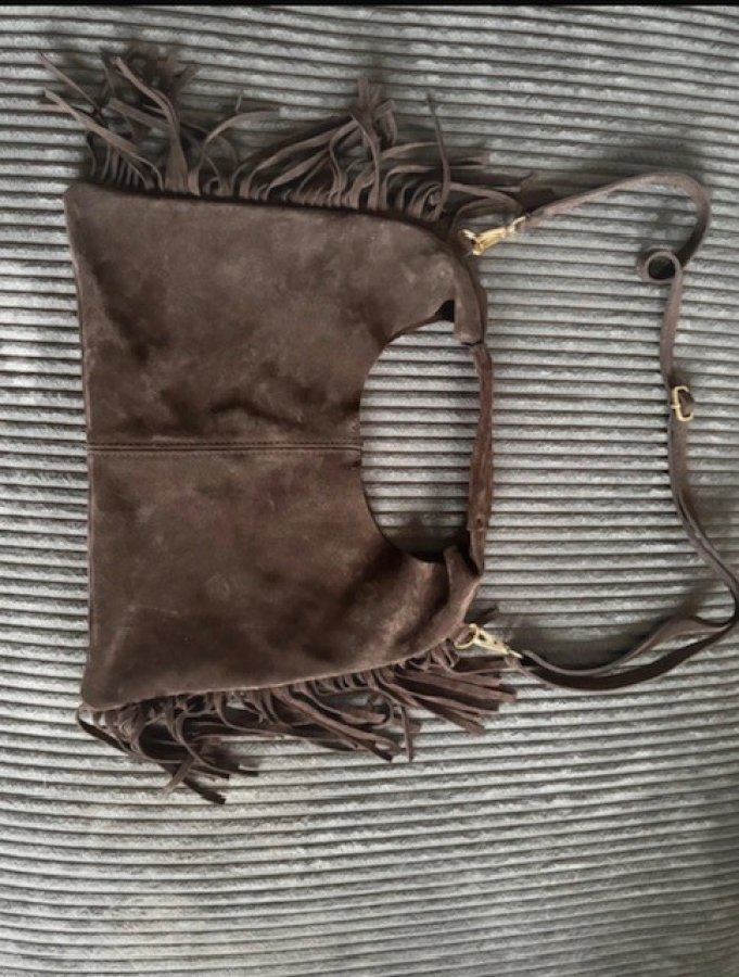 Illustration de Sac en daim à frange - couleur chocolat 